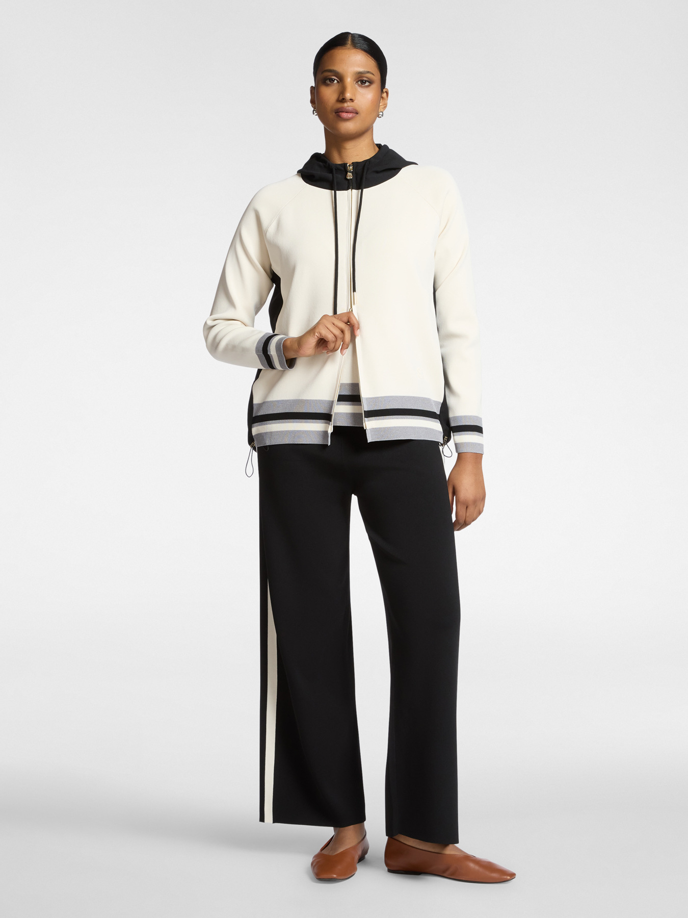 Джемпер с коротким рукавом черный и белый Elena Mirò