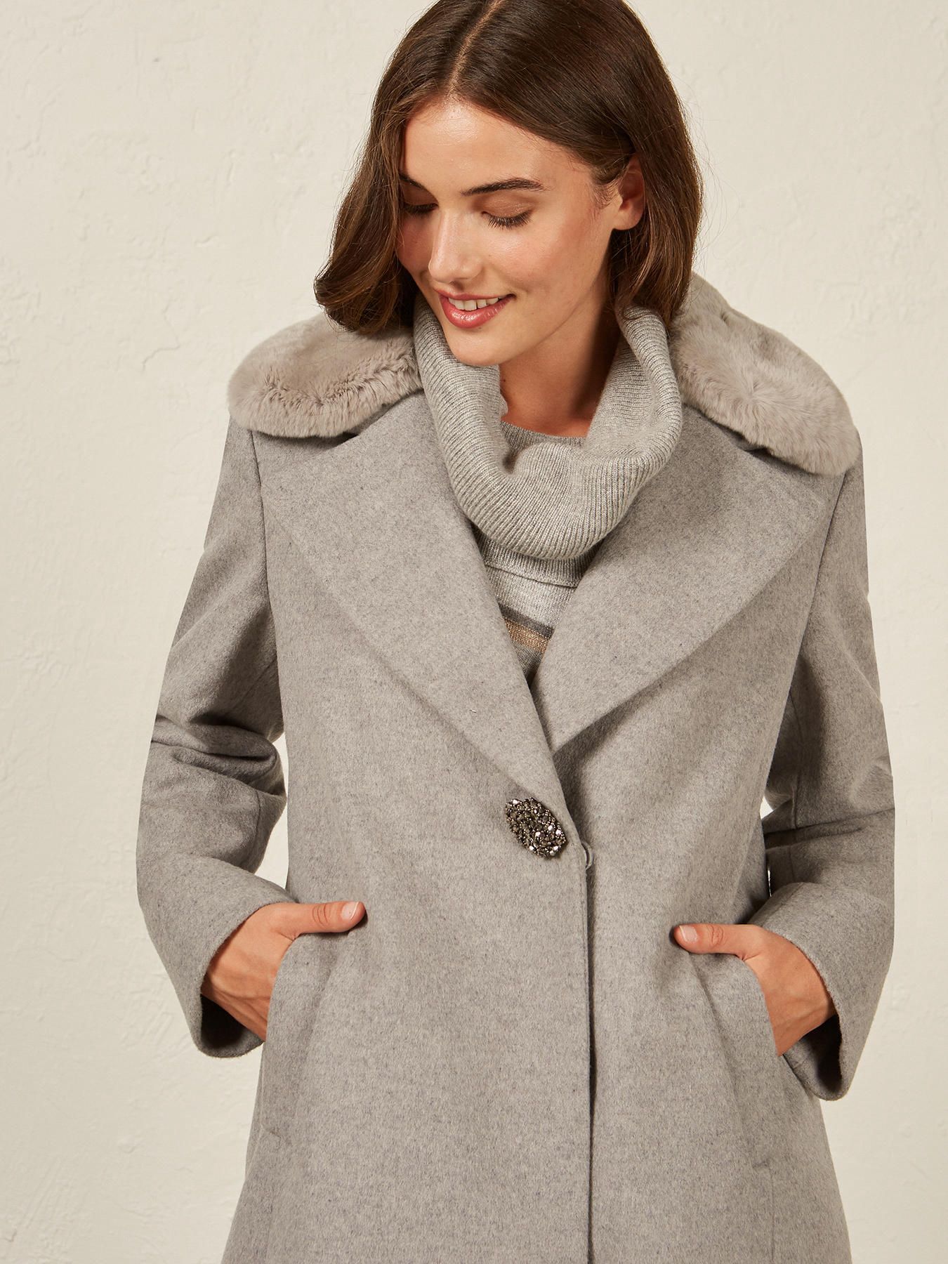 Шерстяное пальто с мехом кролика