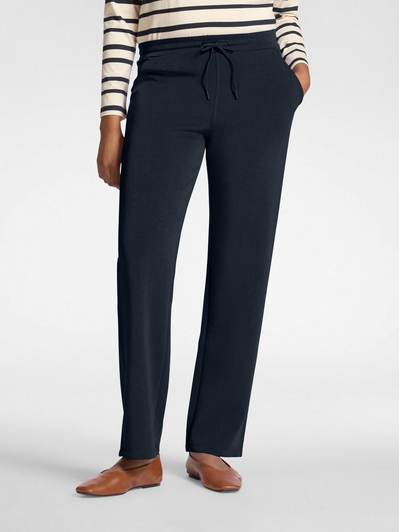 Брюки с эластичным поясом из скубы черные