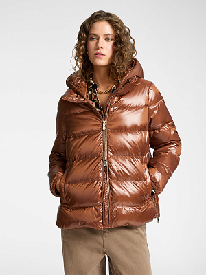 Короткий пуховик